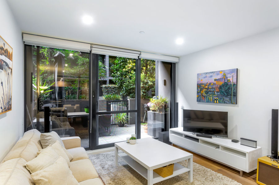 21167793-NORTH-MELBOURNE-2