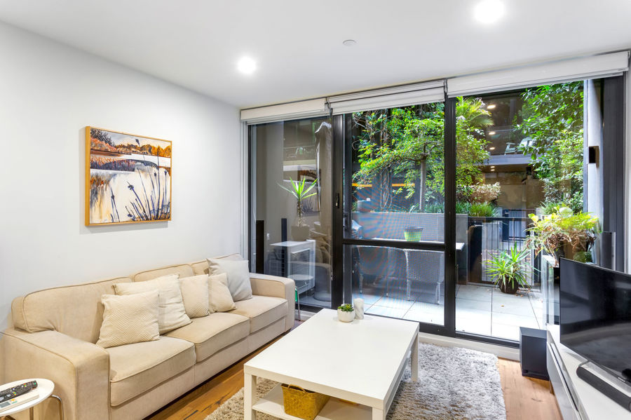 21167793-NORTH-MELBOURNE-3