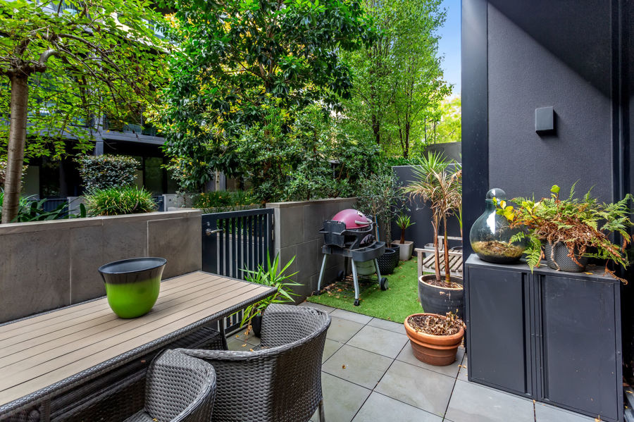 21167793-NORTH-MELBOURNE-4