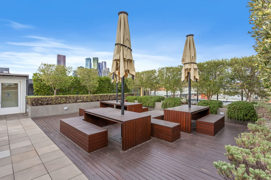 21167793-NORTH-MELBOURNE-8