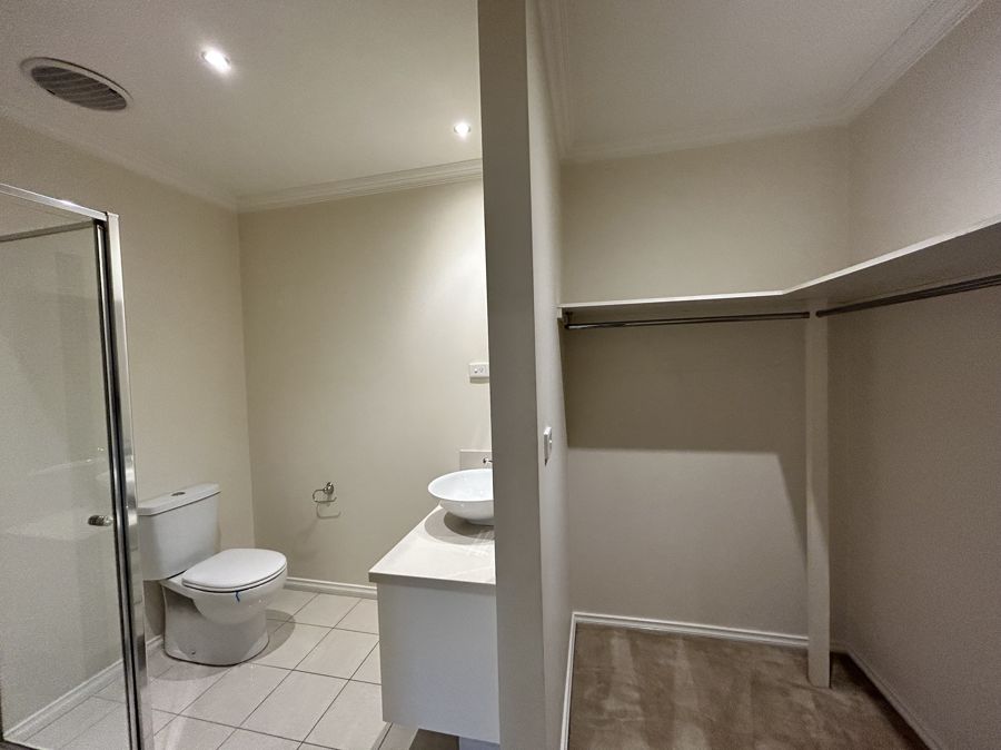21367715-ESSENDON-NORTH-5