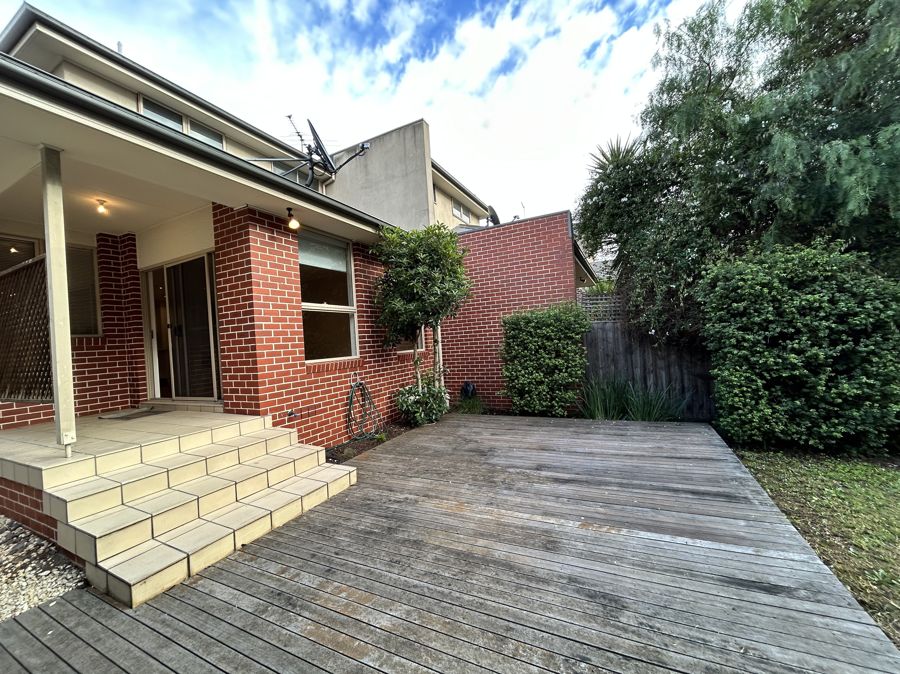 21367715-ESSENDON-NORTH-8