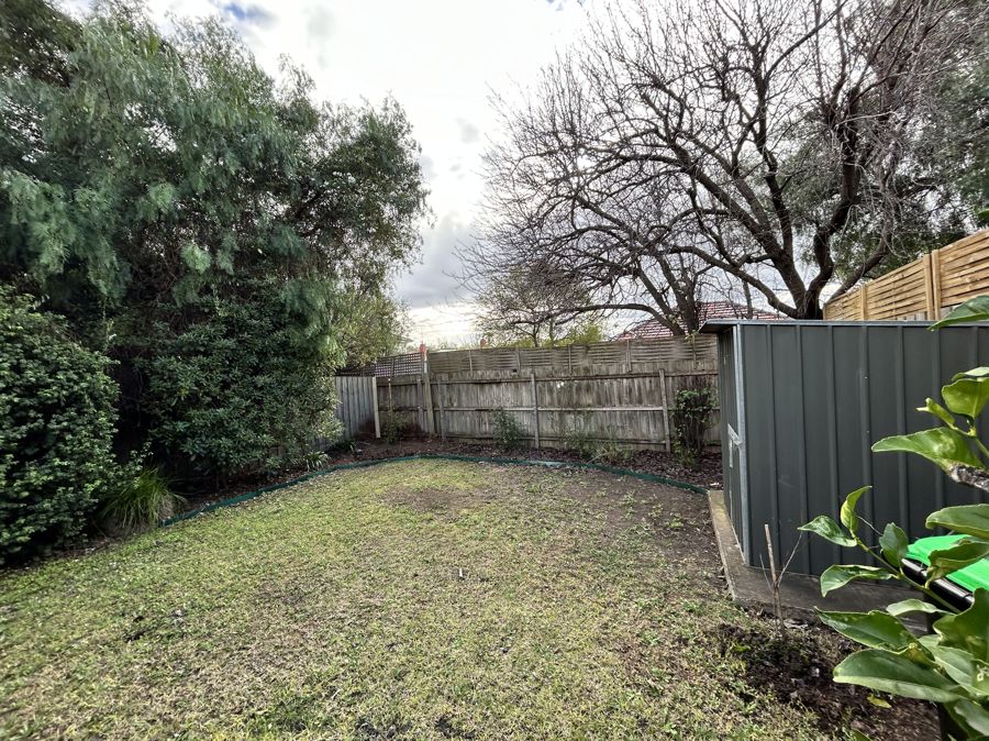 21367715-ESSENDON-NORTH-9