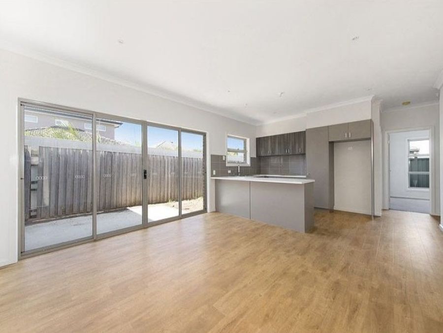 21435744-GLENROY-1
