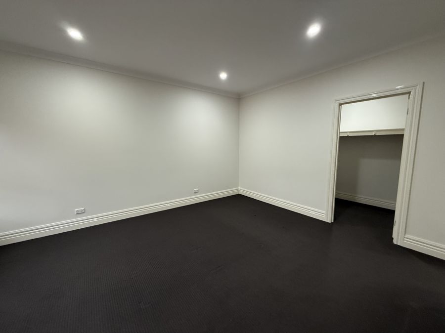 20975251-ESSENDON-10