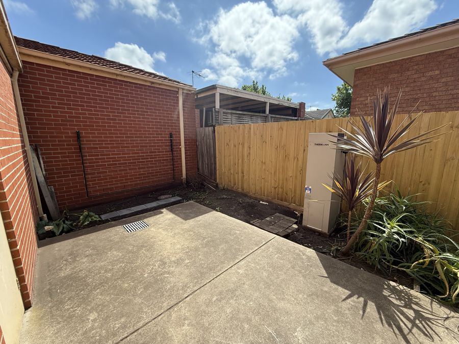 21571766-GLEN-HUNTLY-7