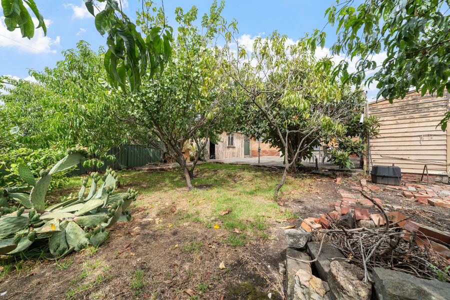 21604885-COBURG-NORTH-12