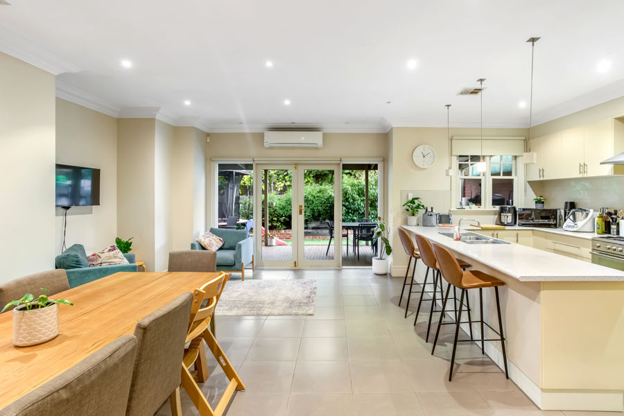 21634762-COBURG-10