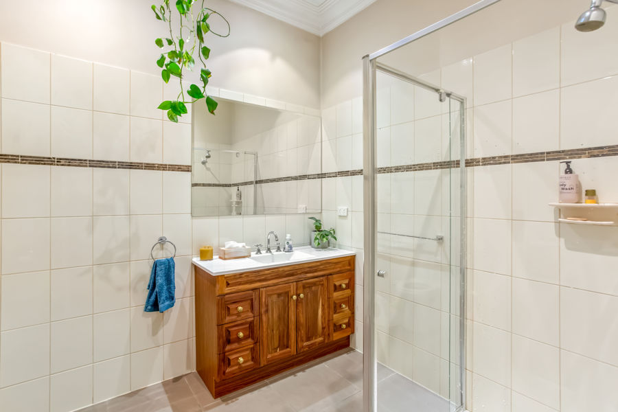 21634762-COBURG-9