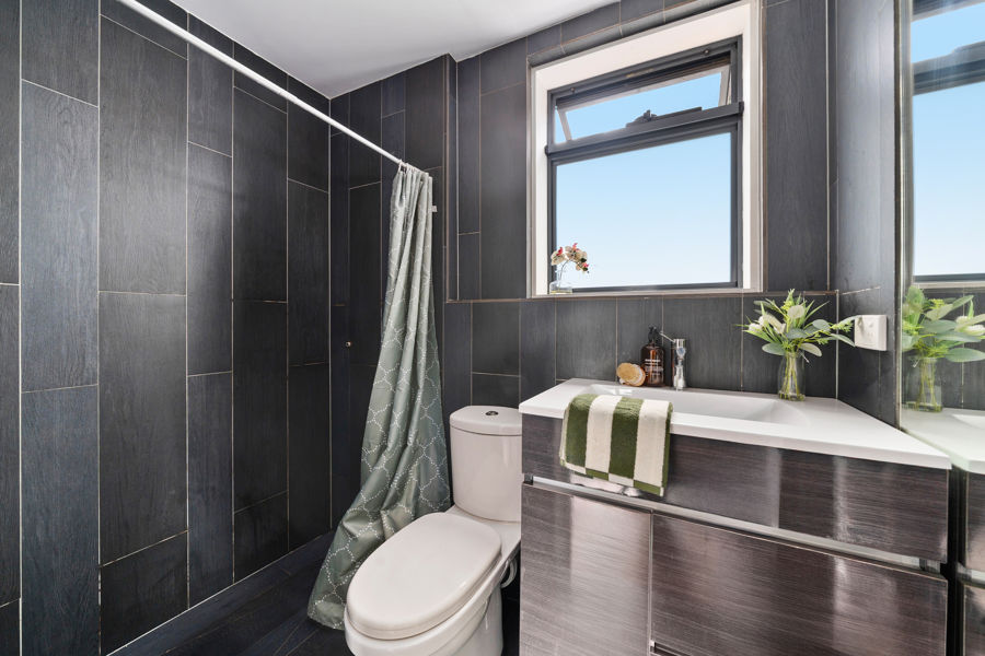 21671181-FAWKNER-3