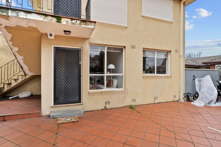 21671181-FAWKNER-7