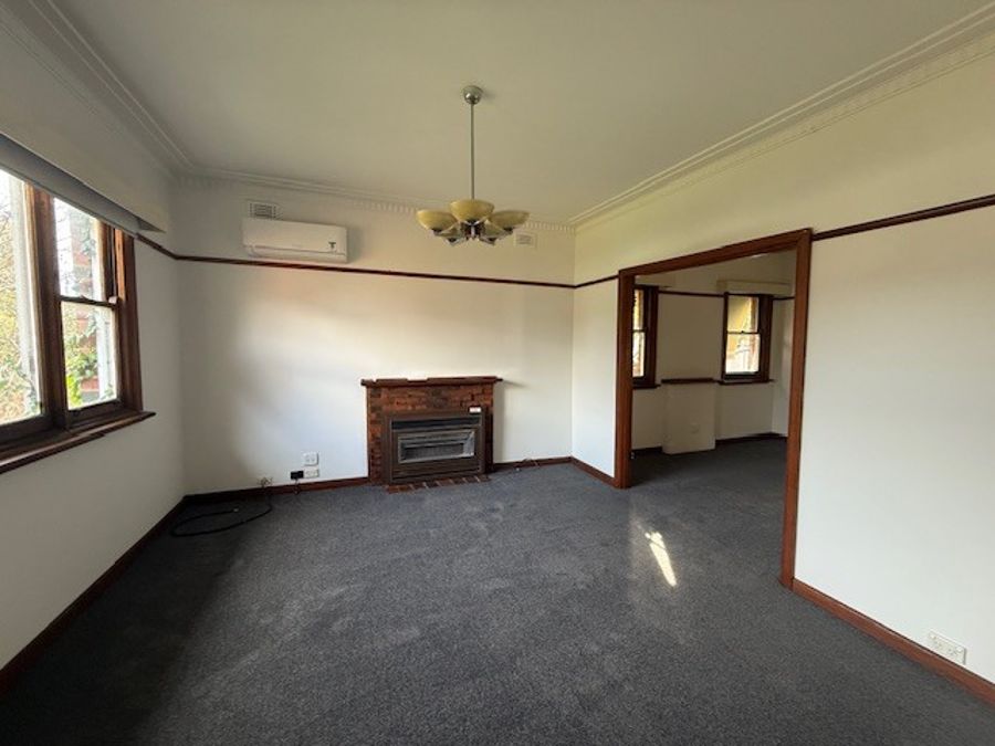 21673561-THORNBURY-3