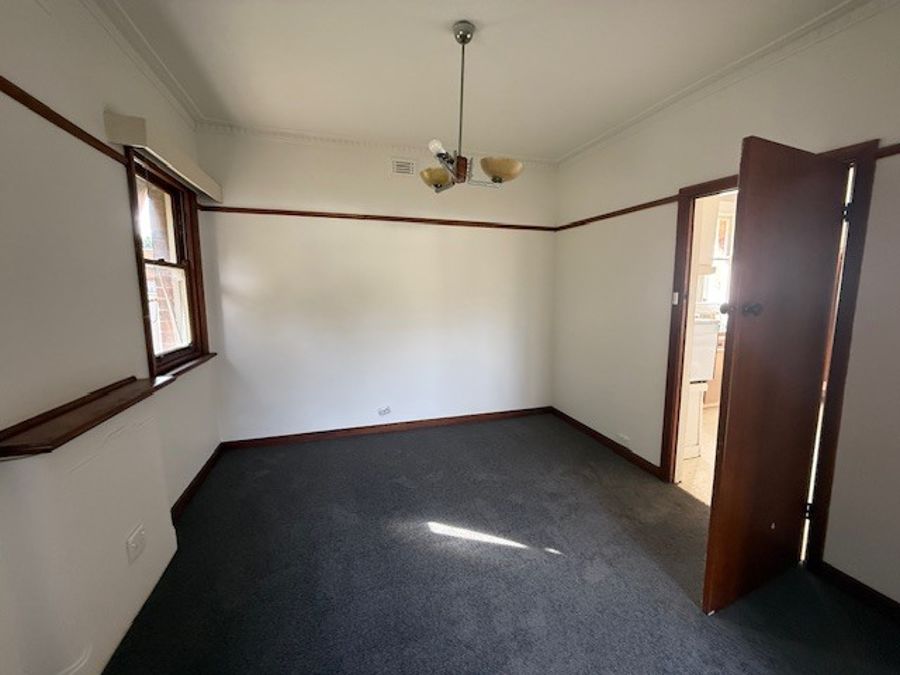 21673561-THORNBURY-4