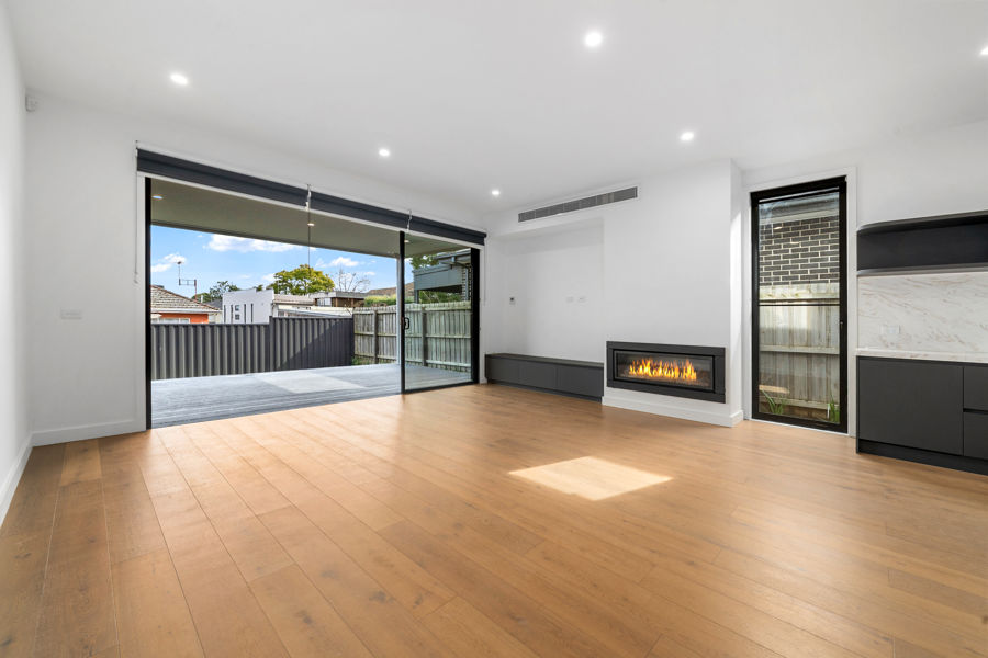 21673579-NIDDRIE-1