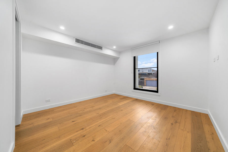 21673579-NIDDRIE-4