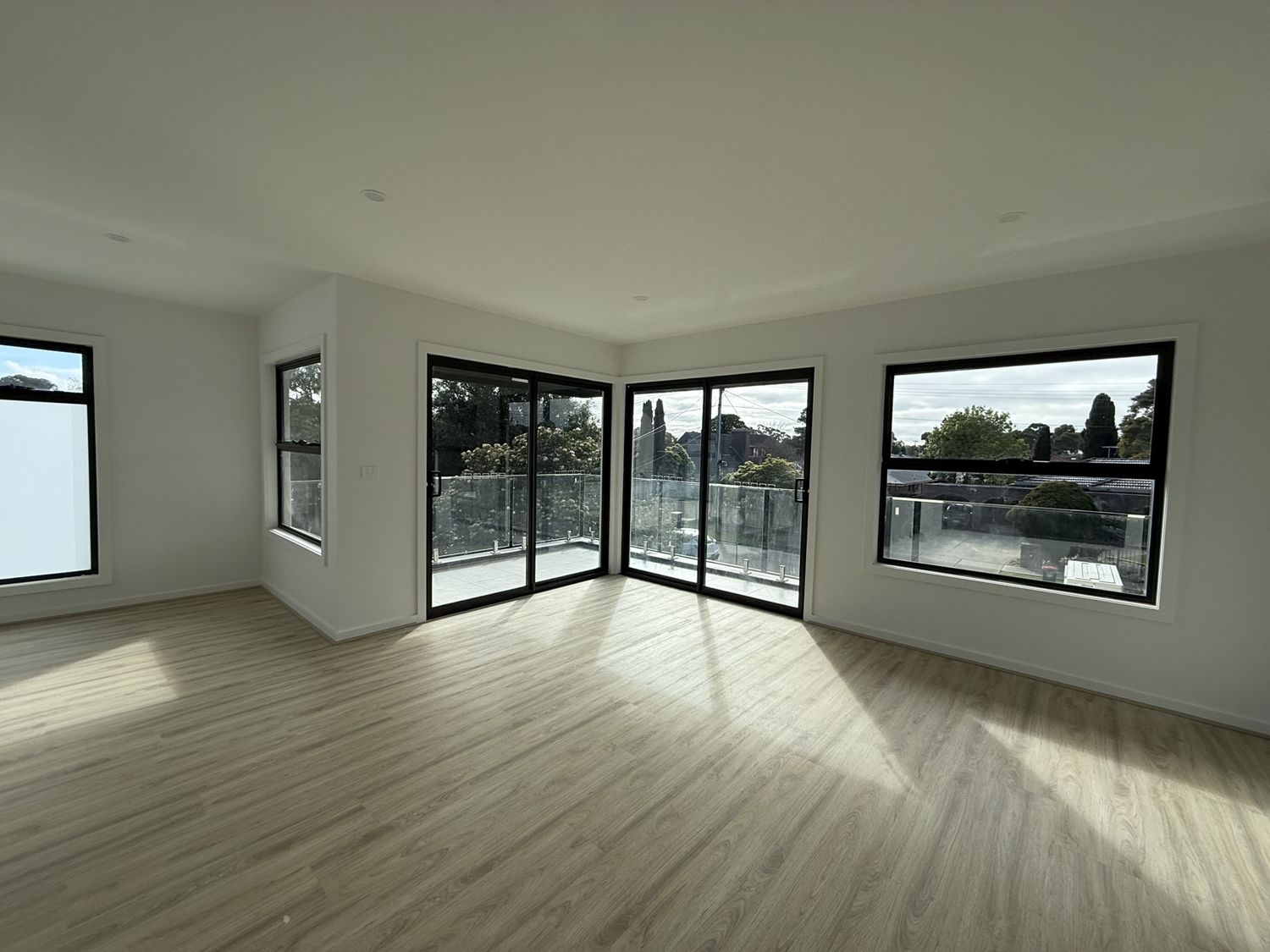 21675527-MELTON-1