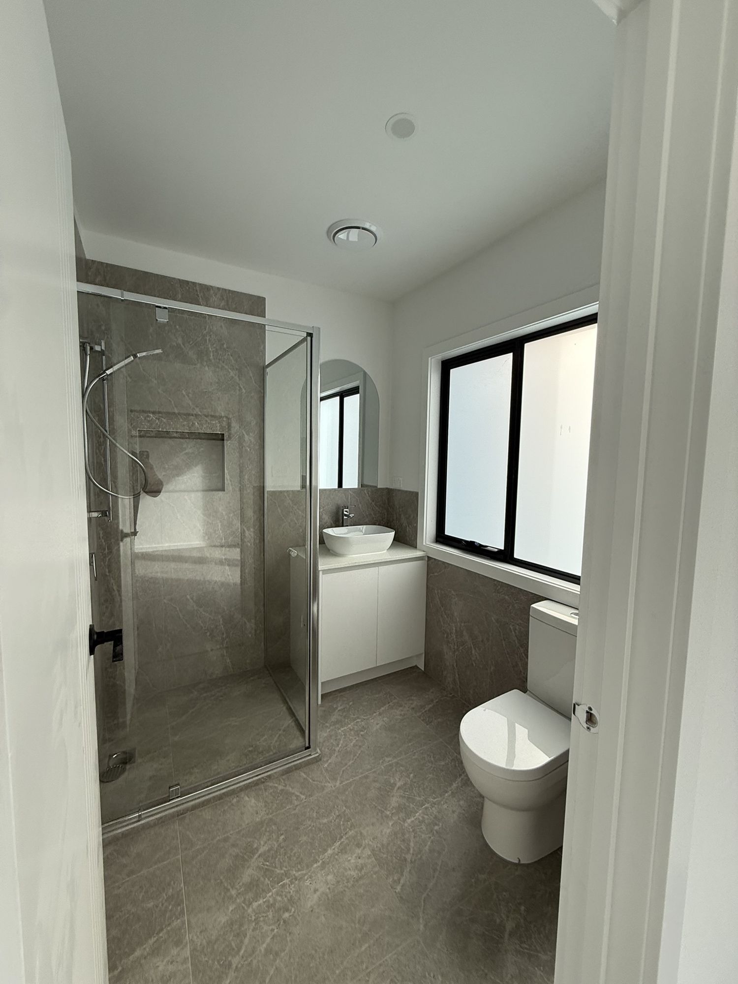 21675527-MELTON-3