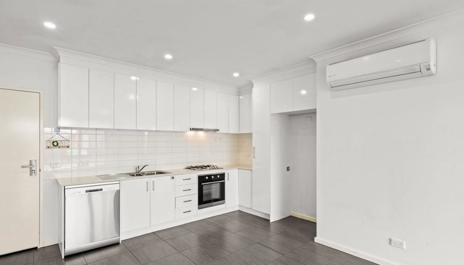 21678487-CRAIGIEBURN-4