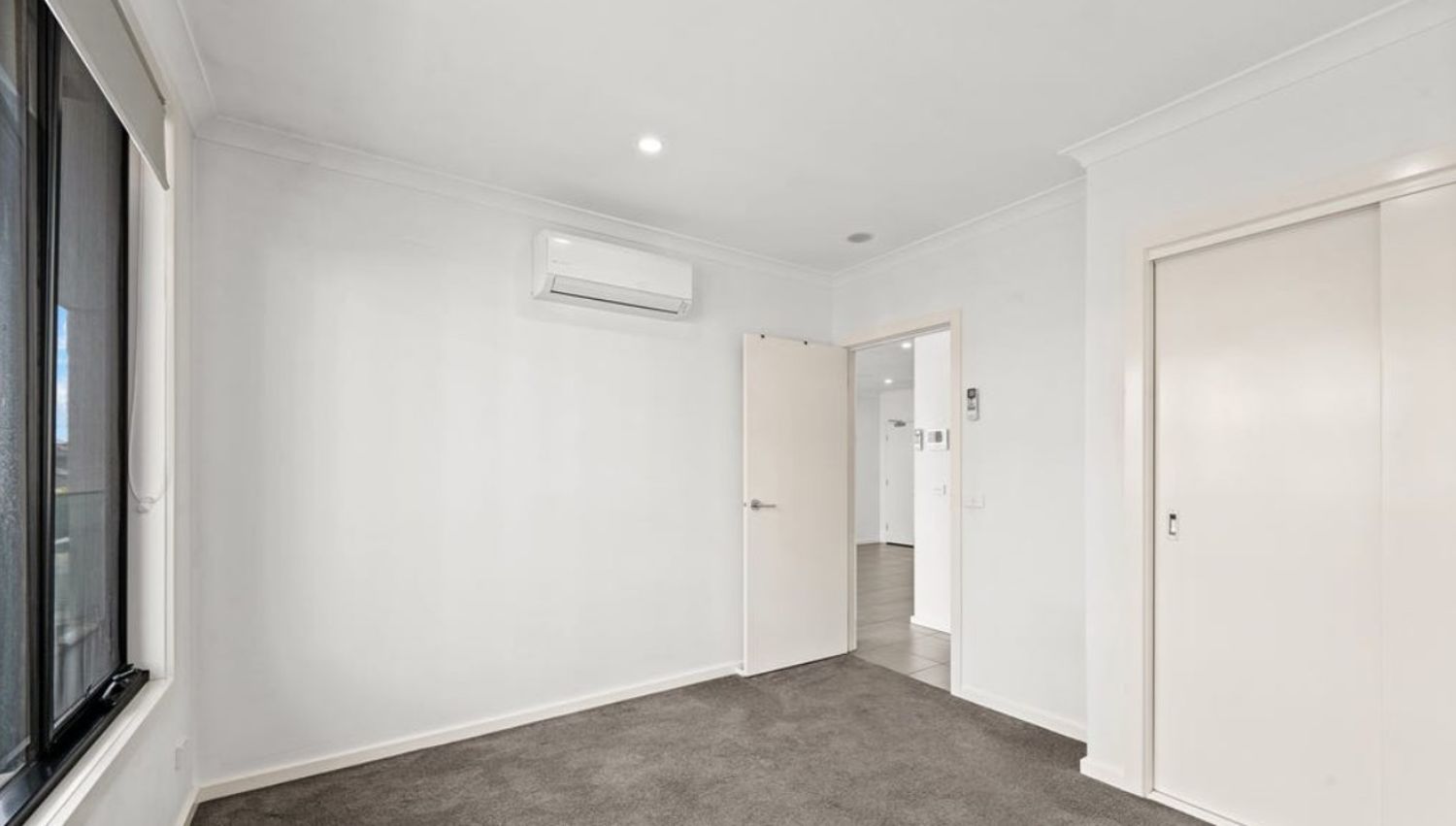 21678487-CRAIGIEBURN-8