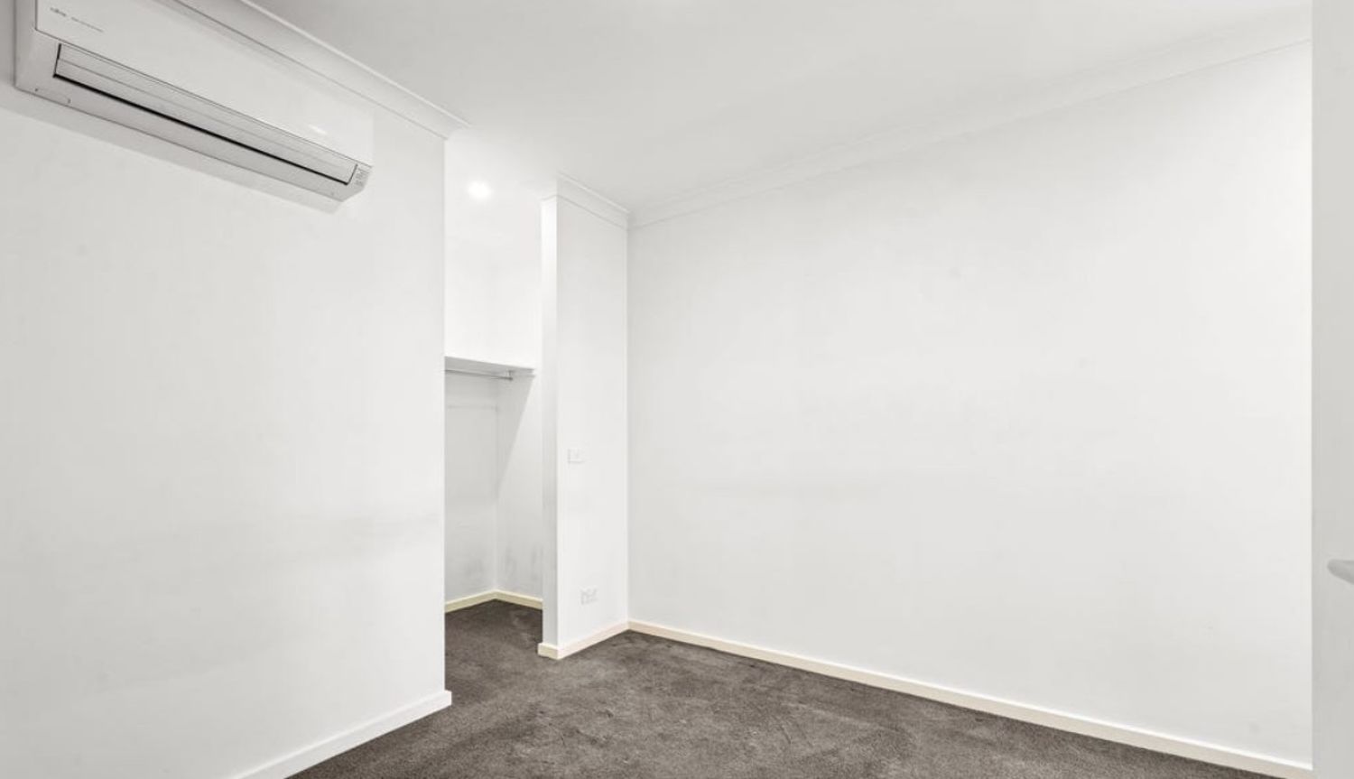 21678487-CRAIGIEBURN-9