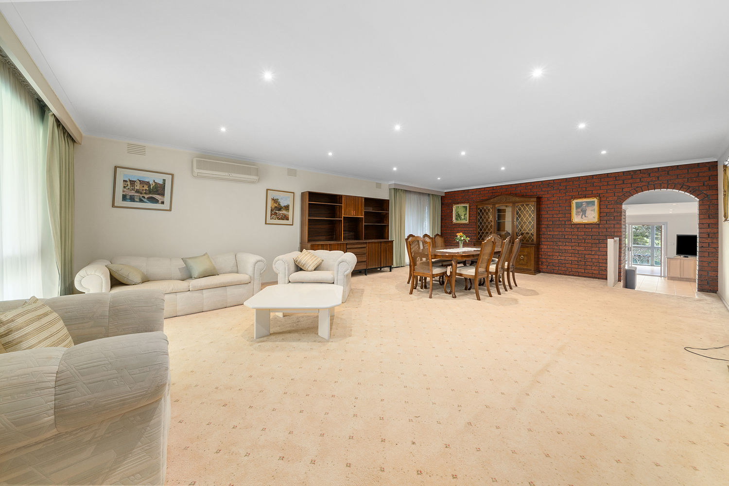 21678726-KEILOR-1