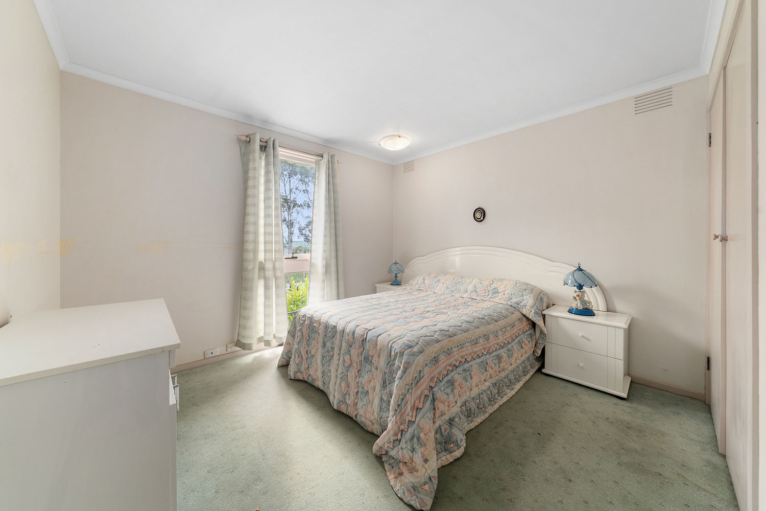 21678726-KEILOR-6