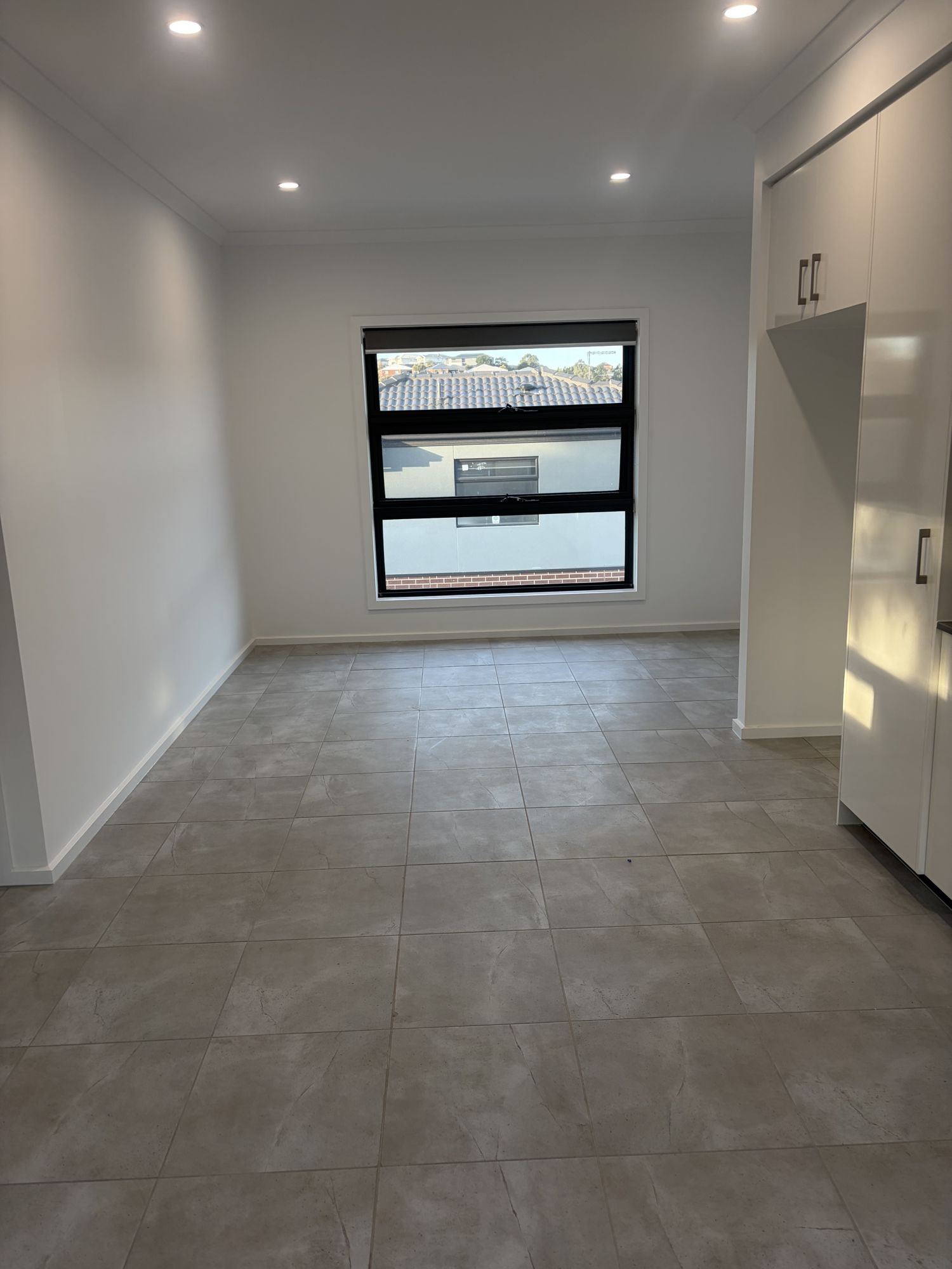 21679394-SUNBURY-2