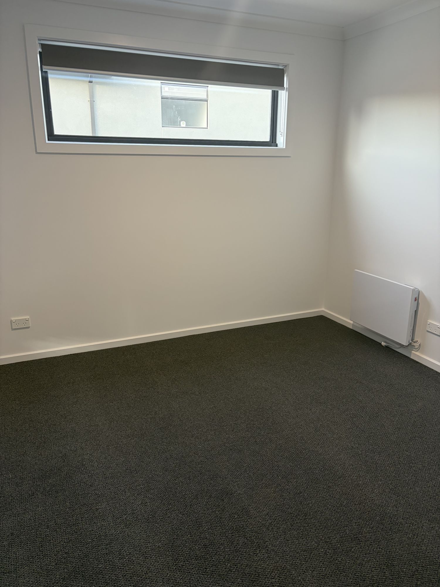 21679394-SUNBURY-6