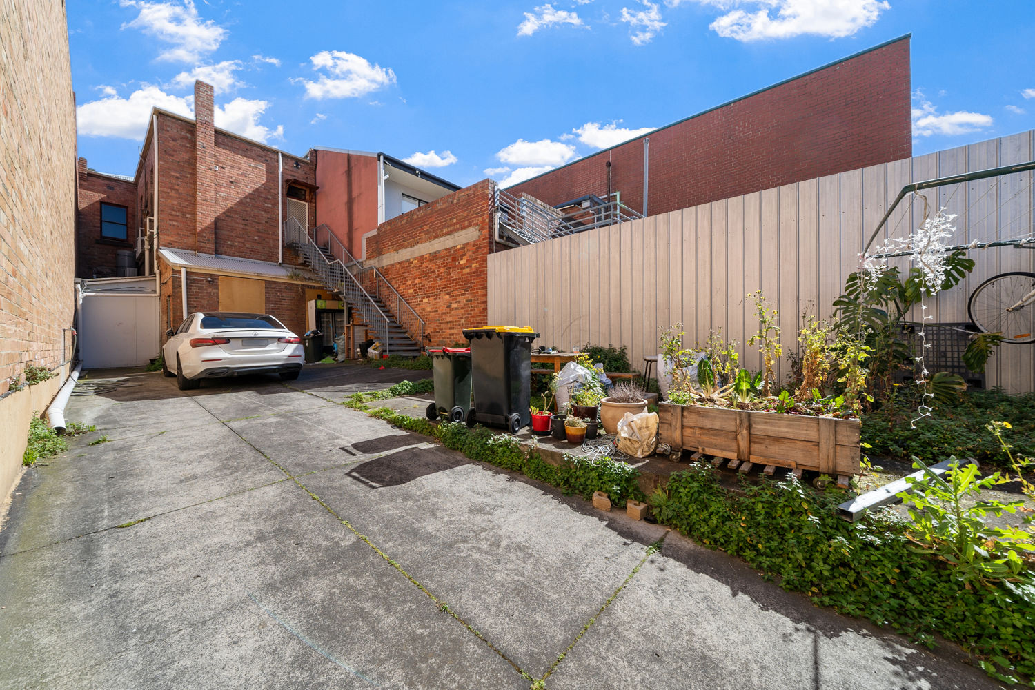 21681996-COBURG-4
