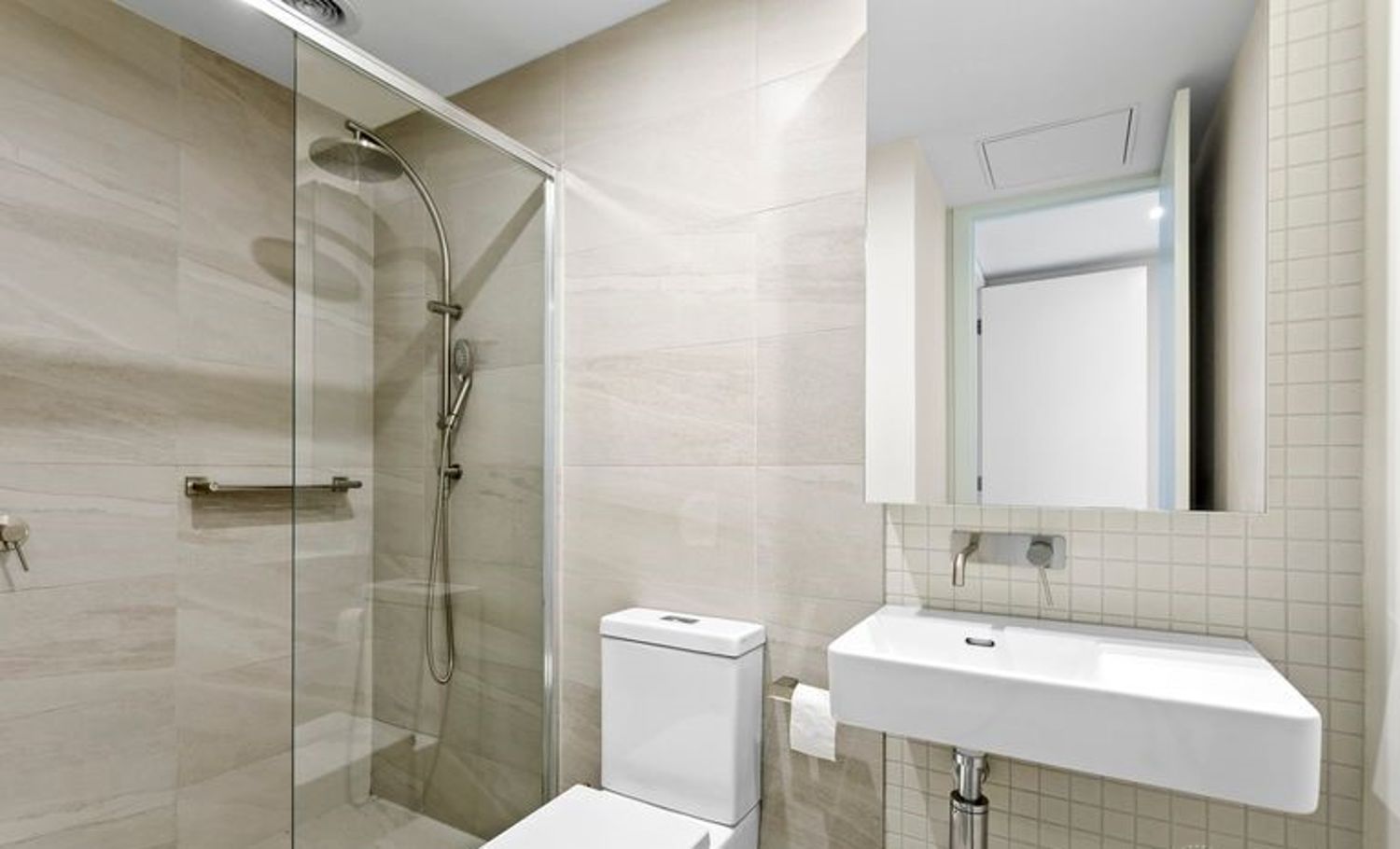21682429-COLLINGWOOD-3